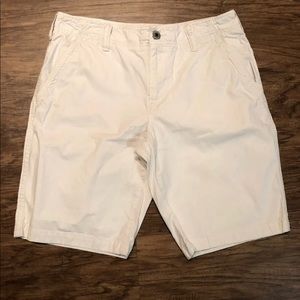 Men’s Express White Cargo Shorts Waist Size 31